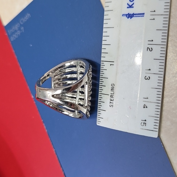Silver Tone Rhnistones Ring Size 6 - Picture 16 of 17